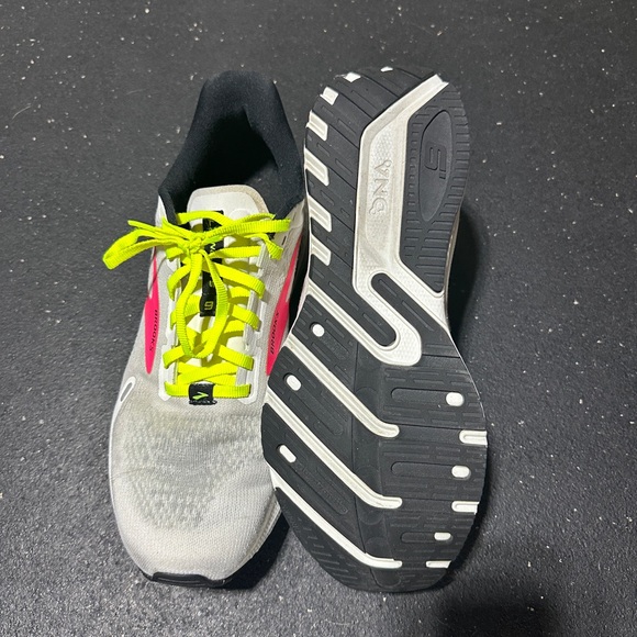 Brooks Launch GTS 9 - Picture 3 of 4